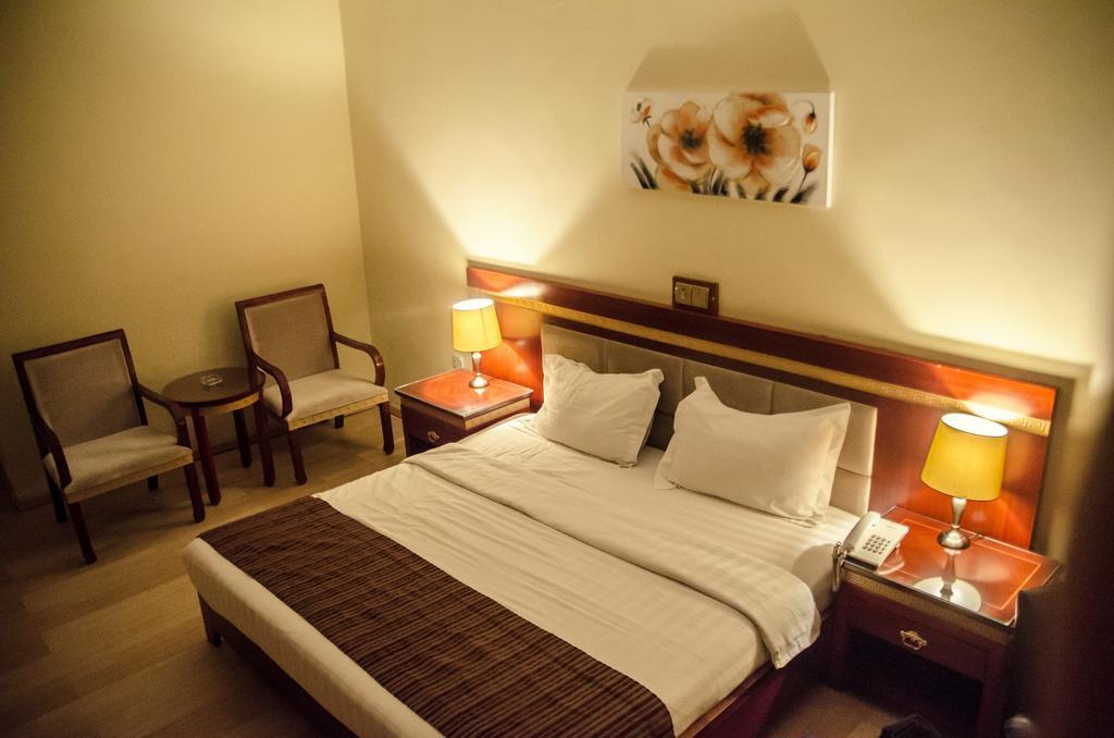 Hotel Rosebud Абуджа Экстерьер фото