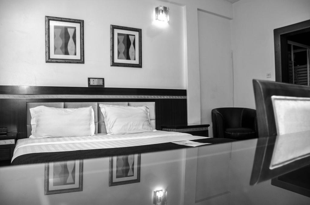 Hotel Rosebud Абуджа Экстерьер фото